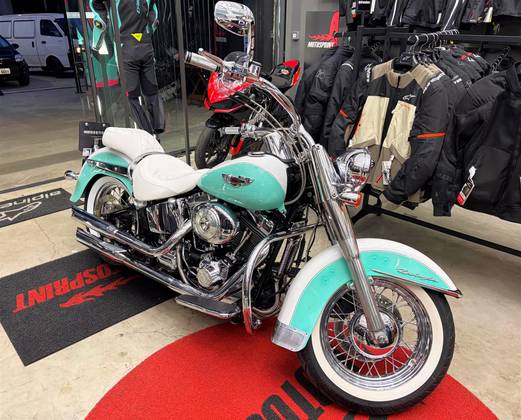 HARLEY-DAVIDSON SOFTAIL DELUXE 